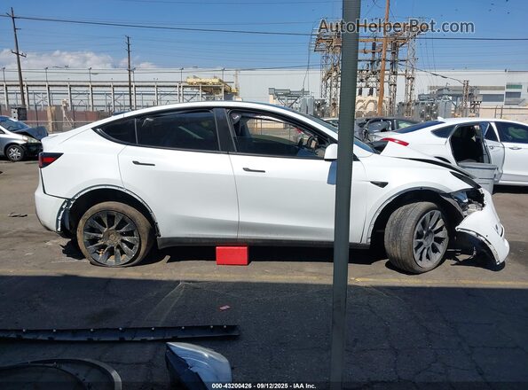 5YJYGAEEXMF158832 2021 TESLA MODEL Y White Вид задньої частини салону