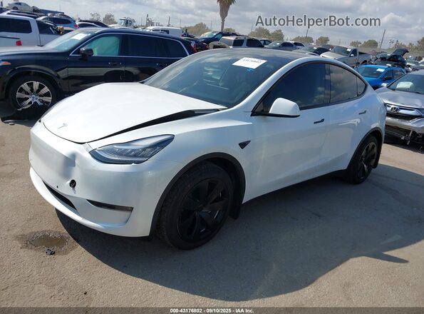 5YJYGDEE1MF299130 2021 TESLA MODEL Y White წინა მარცხენა ხედი სამი მეოთხედიდან