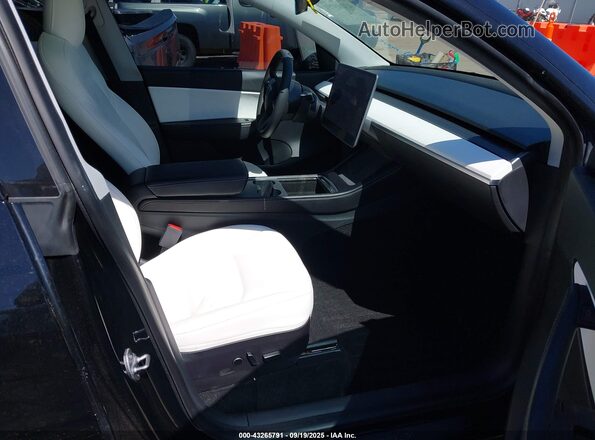 5YJYGDEE2MF154145 2021 TESLA MODEL Y Black Вид салону спереду