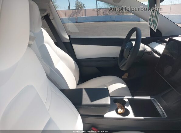 5YJYGDEE3MF219908 2021 TESLA MODEL Y White Front interior view
