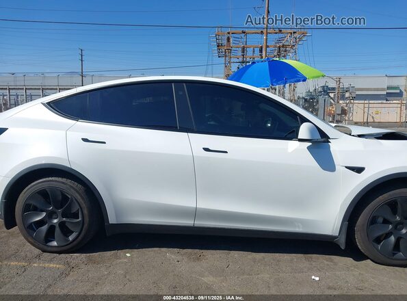 5YJYGDEE5MF214824 2021 TESLA MODEL Y White Սալոնի հետևի տեսք