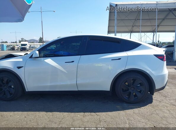 5YJYGDEE5MF214824 2021 TESLA MODEL Y White Սալոնի 360 աստիճան տեսք