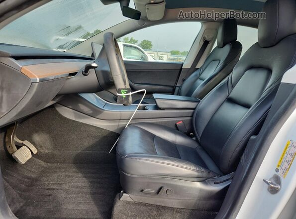 5YJYGDEE6LF006191 2020 TESLA MODEL Gray Вид салону спереду