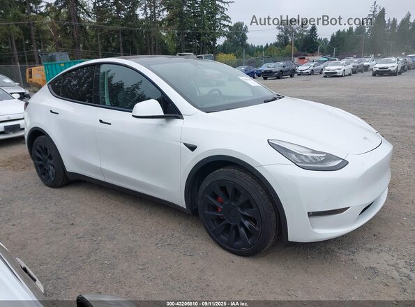 5YJYGDEE8MF241287 2021 TESLA MODEL Y White Rear interior view