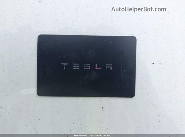 5YJYGDEE8MF241287 2021 TESLA MODEL Y White Dashboard view