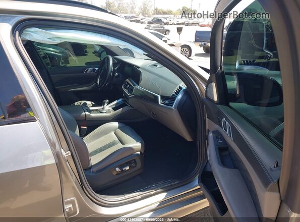 5YMJU0C04L9B05705 2020 BMW X5 Silver Front interior view