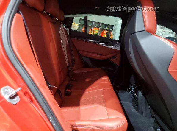 5YMUJ0C07L9C62053 2020 BMW X4 Red Widok tylnych siedzeń