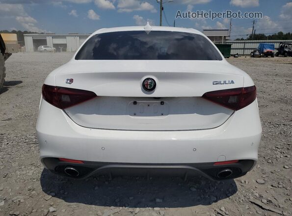 ZARFAECNXH7551976 2017 ALFA ROMEO GIULIA White 