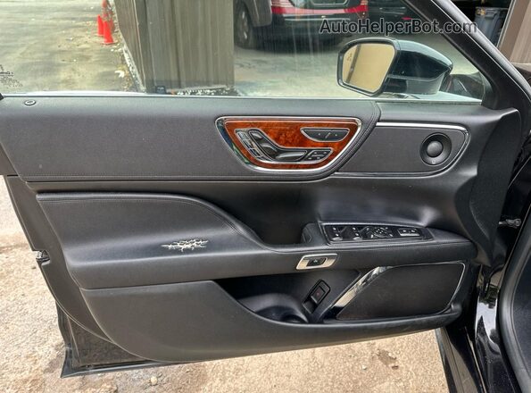 1LN6L9NP8L5601946 2020 LINCOLN CONTINENTA Black Панорамний вид салону 360°