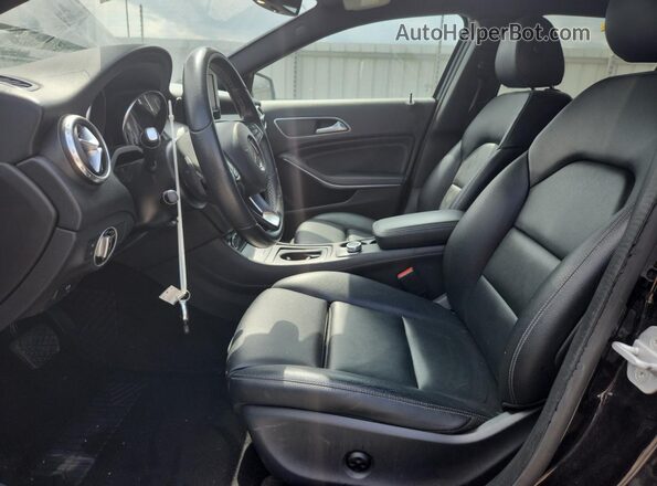 WDCTG4GB9GJ260841 2016 MERCEDES-BENZ GLA-CLASS Black Widok deski rozdzielczej