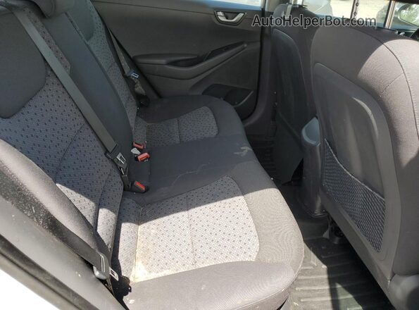 KMHC65LC8HU040079 2017 HYUNDAI IONIQ Silver 