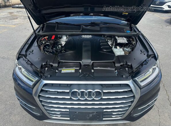 WA1LHAF71HD044555 2017 AUDI Q7 Черный Вид салона спереди