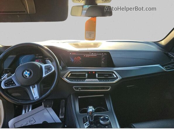 5UXJU4C0XLLE45698 2020 BMW X5 White Вид щитка приладів