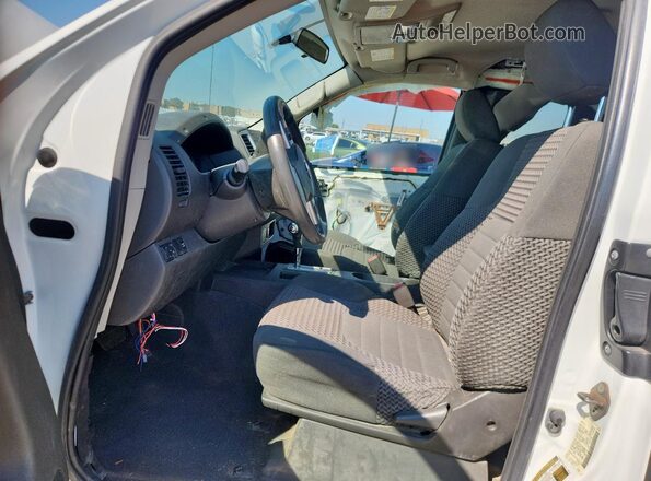 1N6AD0CU7KN742213 2019 NISSAN FRONTIER Белый Вид панели приборов