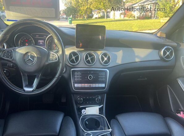 WDCTG4GB7JJ409173 2018 MERCEDES-BENZ GLA Серебряный Вид задних сидений