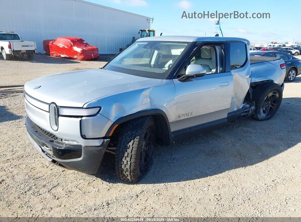 7FCTGAAA0NN013065 2022 RIVIAN R1T Silver წინა მარცხენა ხედი სამი მეოთხედიდან