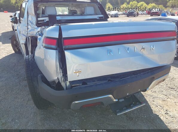 7FCTGAAA0NN013065 2022 RIVIAN R1T Silver 