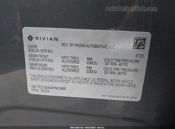 7FCTGAAAXPN018860 2023 RIVIAN R1T Gray Widok komory silnika