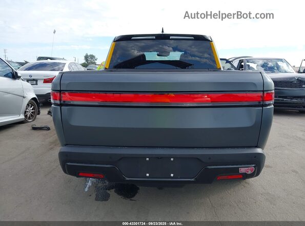 7FCTGAAAXPN018860 2023 RIVIAN R1T Gray 