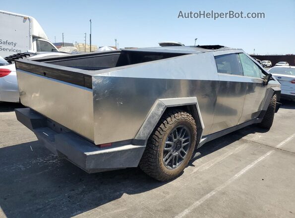 7G2CEHED0RA040175 2024 TESLA CYBERTRUCK Silver 