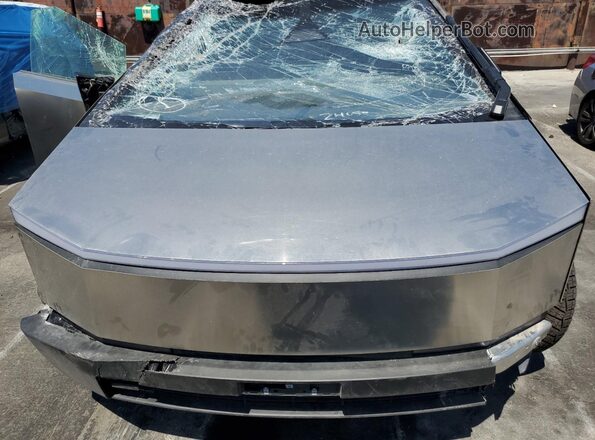 7G2CEHED0RA040175 2024 TESLA CYBERTRUCK Silver 