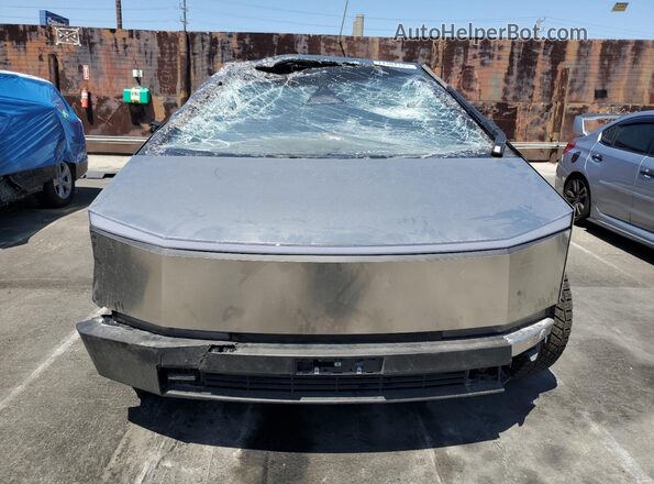 7G2CEHED0RA040175 2024 TESLA CYBERTRUCK Silver 