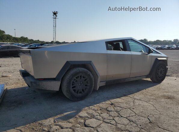 7G2CEHED2RA037813 2024 TESLA CYBERTRUCK Серебряный 