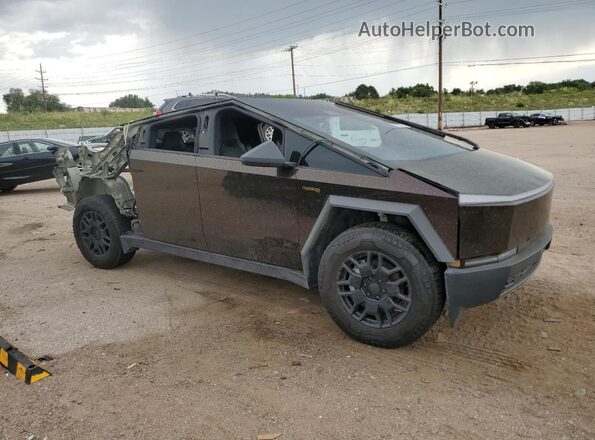 7G2CEHED8RA020627 2024 TESLA CYBERTRUCK Brown 