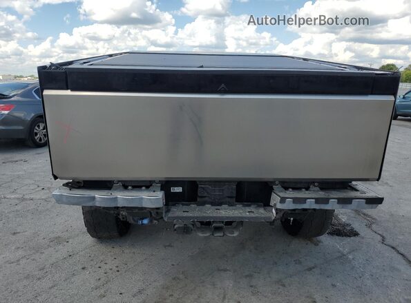 7G2CEHED9RA010334 2024 TESLA CYBERTRUCK Silver 