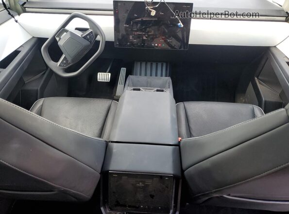 7G2CEHED9RA010334 2024 TESLA CYBERTRUCK Silver 