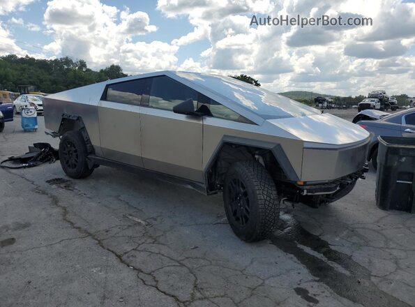 7G2CEHED9RA010334 2024 TESLA CYBERTRUCK Silver 