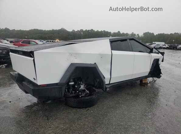7G2CEHEE5RA011022 2024 TESLA CYBERTRUCK White 