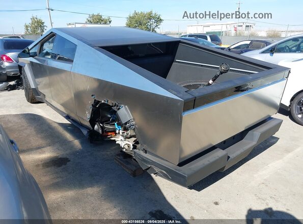 7G2CEHEE7SA061555 2025 TESLA CYBERTRUCK Silver Հետևի ձախ