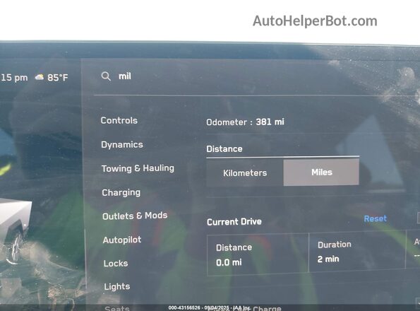 7G2CEHEE7SA061555 2025 TESLA CYBERTRUCK Silver Հետևի նստատեղերի տեսք