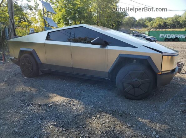 7G2CEHEE8RA017252 2024 TESLA CYBERTRUCK Серебряный Передняя правая четверть