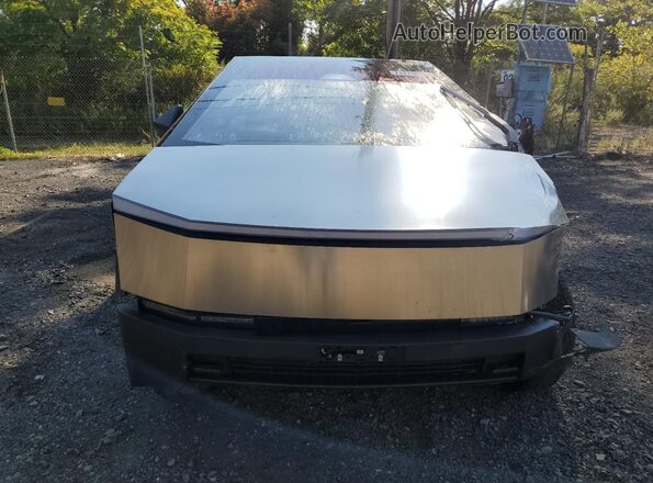 7G2CEHEE8RA017252 2024 TESLA CYBERTRUCK Серебряный Вид спереди