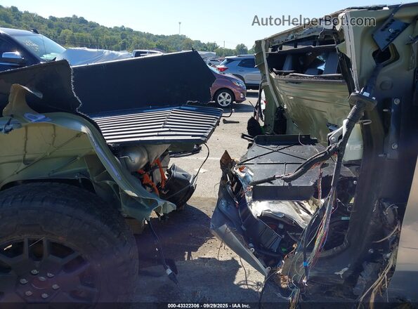 7G2CEHEE9RA025554 2024 TESLA CYBERTRUCK Silver Սալոնի 360 աստիճան տեսք