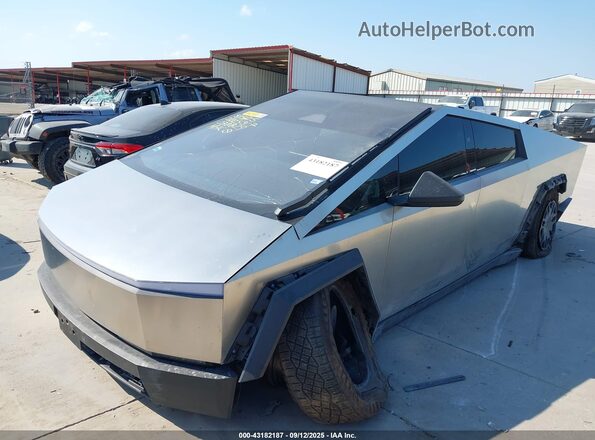 7G2CEHEEXRA038829 2024 TESLA CYBERTRUCK Серебряный 