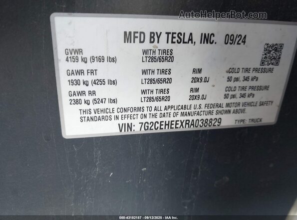 7G2CEHEEXRA038829 2024 TESLA CYBERTRUCK Серебряный 