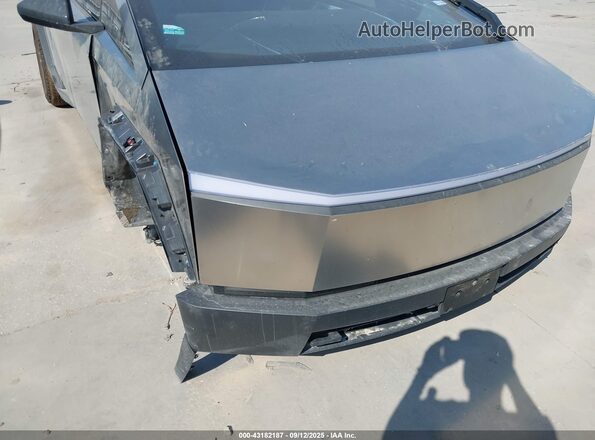 7G2CEHEEXRA038829 2024 TESLA CYBERTRUCK Серебряный 