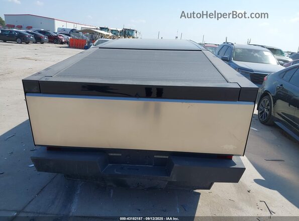 7G2CEHEEXRA038829 2024 TESLA CYBERTRUCK Серебряный 
