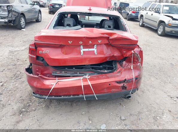 7JR102FK5LG041875 2020 VOLVO S60 Red Widok z przodu