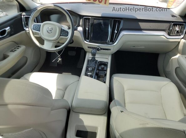 7JRA22TK3LG067664 2020 VOLVO S60 Red Вид панелі приладів