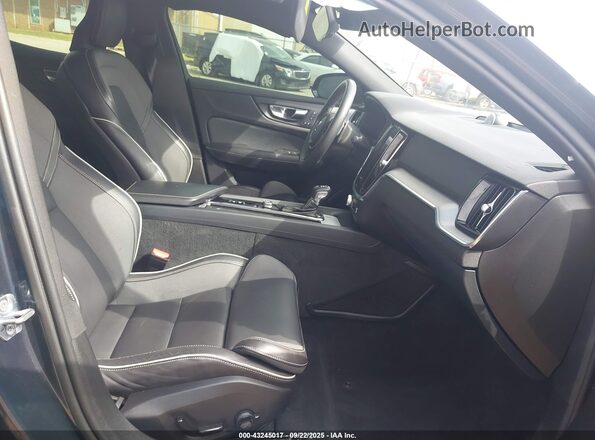 7JRA22TM8KG015219 2019 VOLVO S60 Dark Blue Вид салона спереди