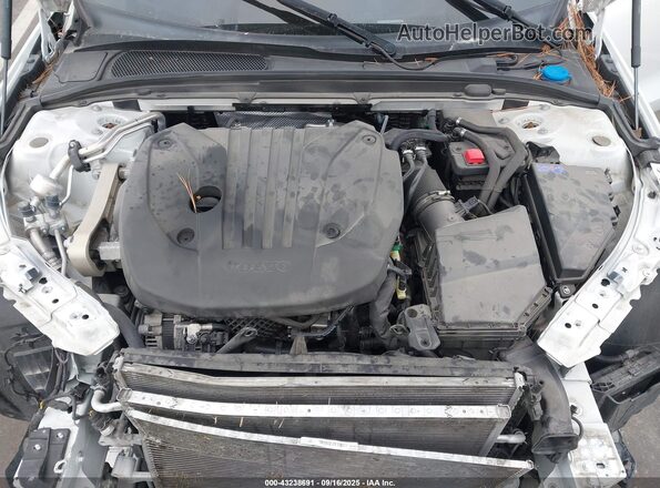 7JRL12TL1NG177748 2022 VOLVO S60 White Widok z tyłu