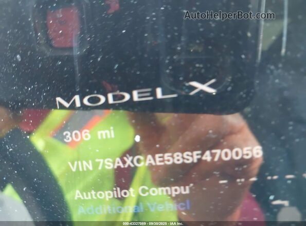 7SAXCAE58SF470056 2025 TESLA MODEL X Red 360 interior view