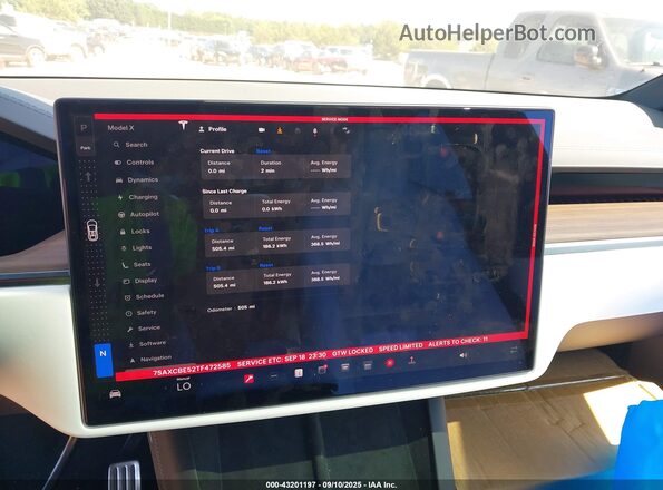 7SAXCBE52TF472585 2026 TESLA MODEL X Silver Панорамний вид салону 360°
