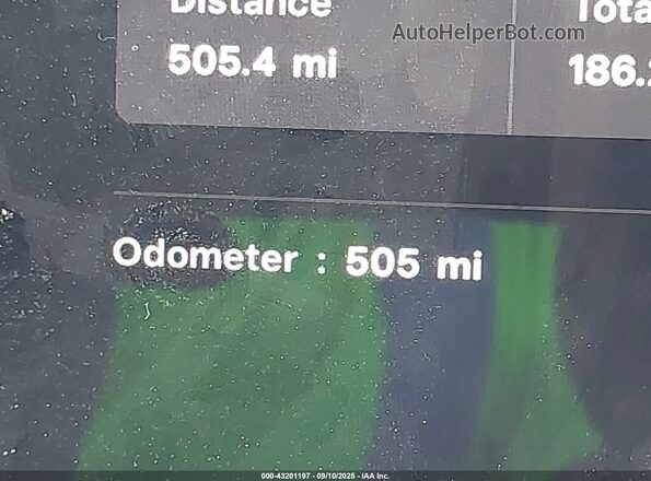 7SAXCBE52TF472585 2026 TESLA MODEL X Silver Вид щитка приладів