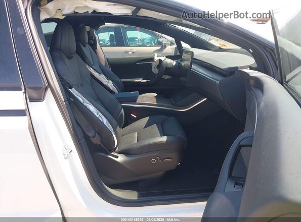7SAXCBE58PF384677 2023 TESLA MODEL X Белый Вид салона спереди