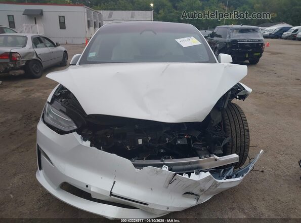 7SAXCBE5XNF336451 2022 TESLA MODEL X Белый Вид панели приборов